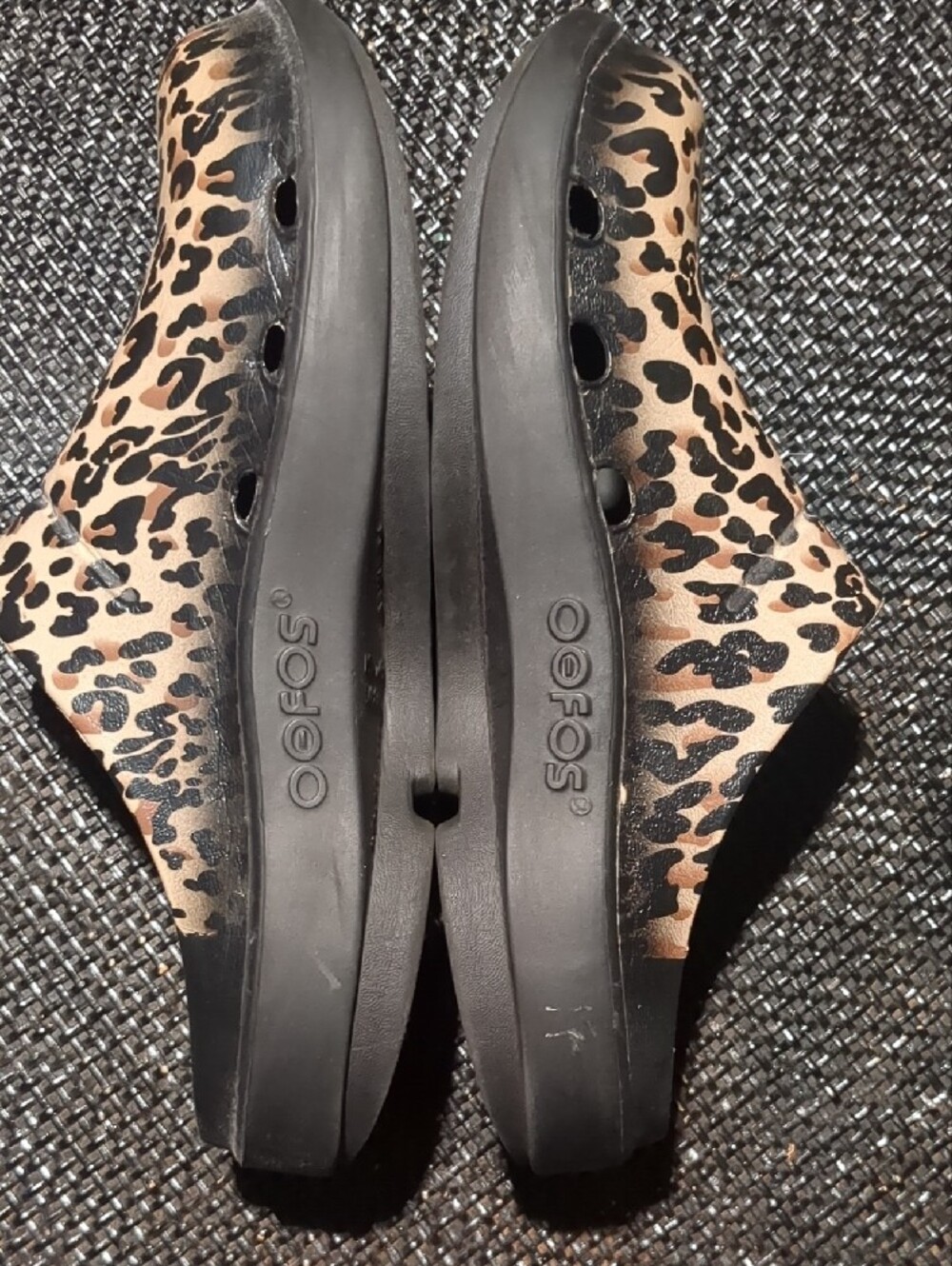 OOFOS Leopard-Print Slip-On Clog in Tan and Black - Picture 3 of 3